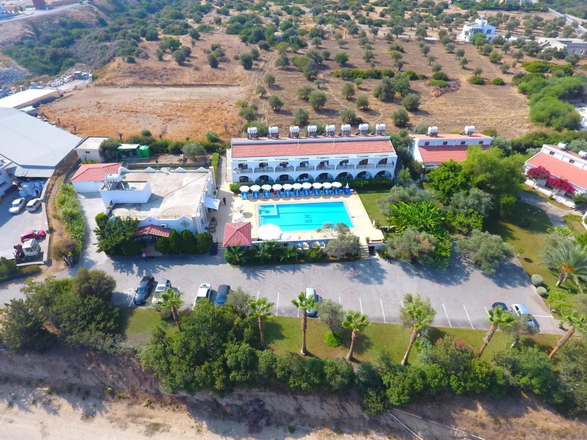 Bare Hill Holiday Apartments Krini ภายนอก รูปภาพ