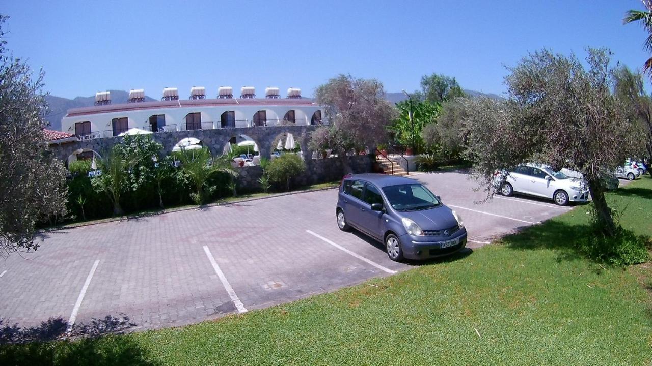Bare Hill Holiday Apartments Krini ภายนอก รูปภาพ