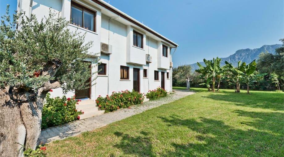 Bare Hill Holiday Apartments Krini ภายนอก รูปภาพ