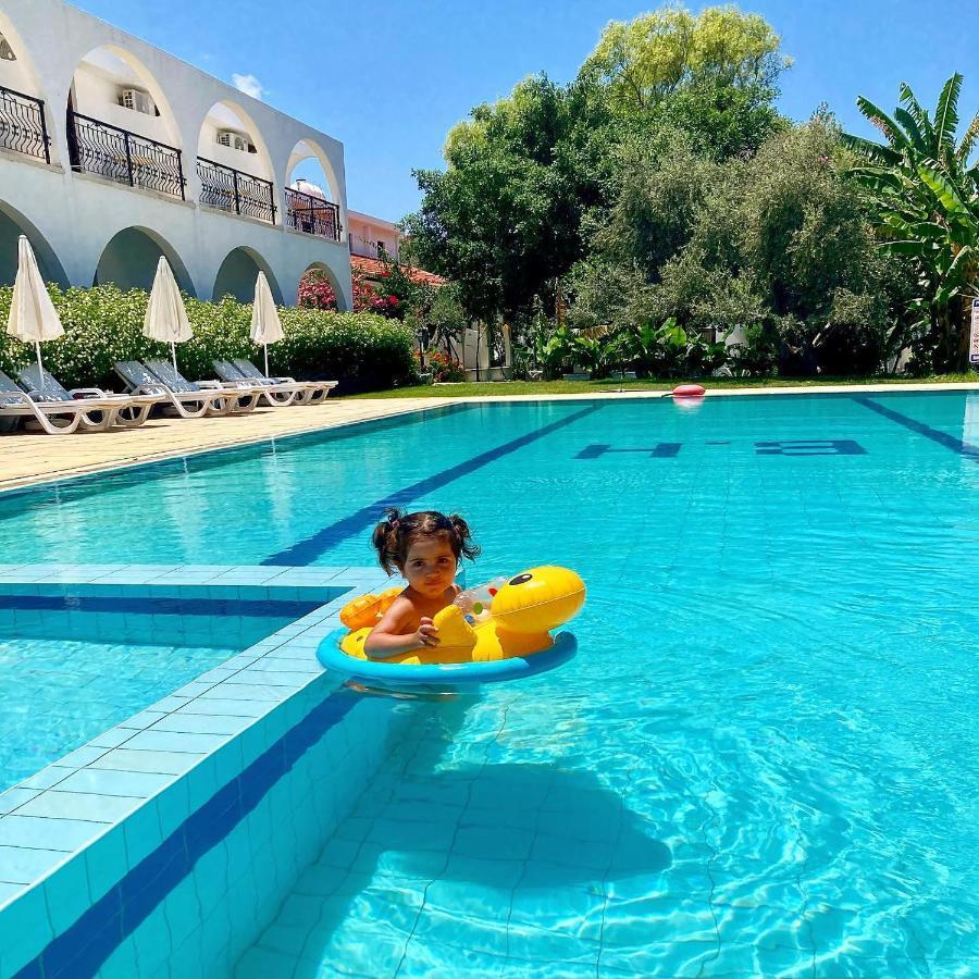 Bare Hill Holiday Apartments Krini ภายนอก รูปภาพ