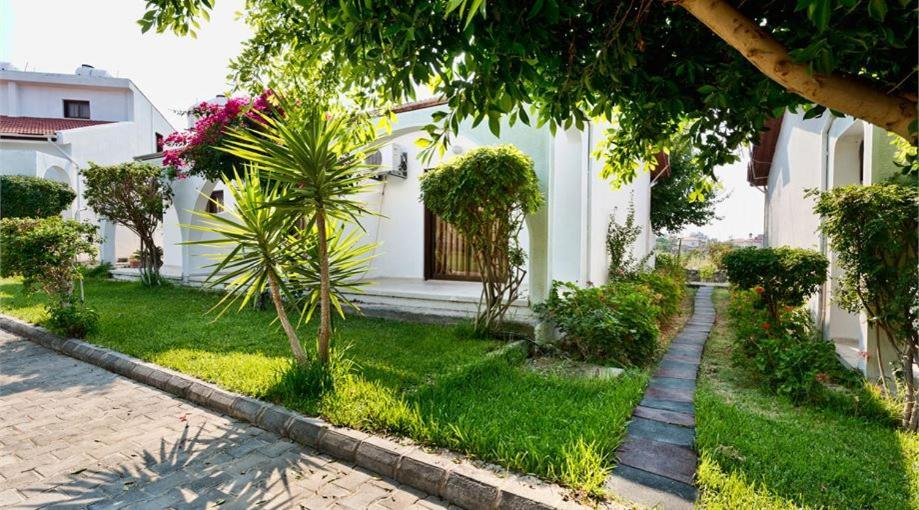 Bare Hill Holiday Apartments Krini ภายนอก รูปภาพ